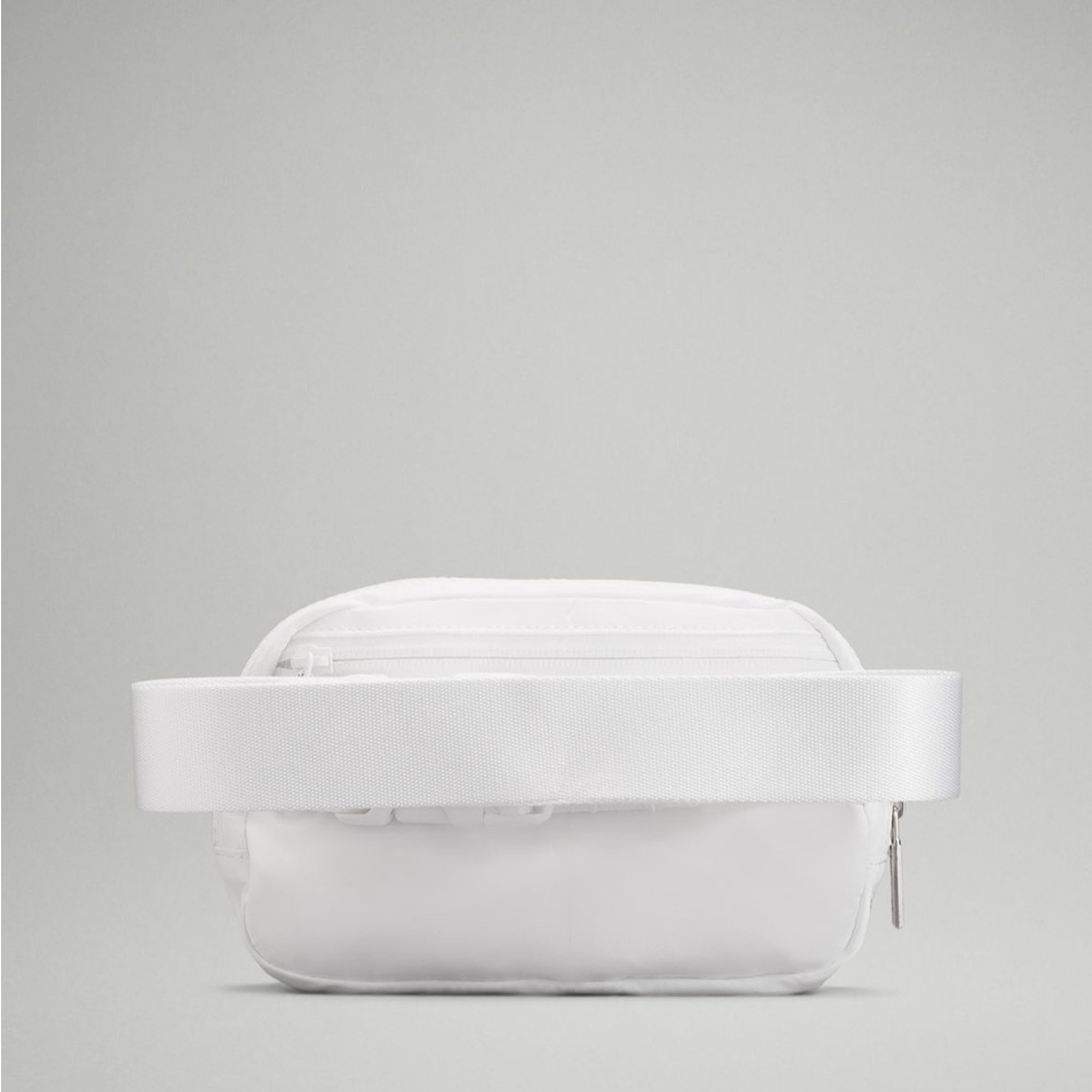 Lululemon everywhere belt bag 1L white NWT - Picture 5 of 5
